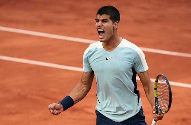 Roland Garros, Alcaraz si prende la rivincita su Korda e vola agli ottavi