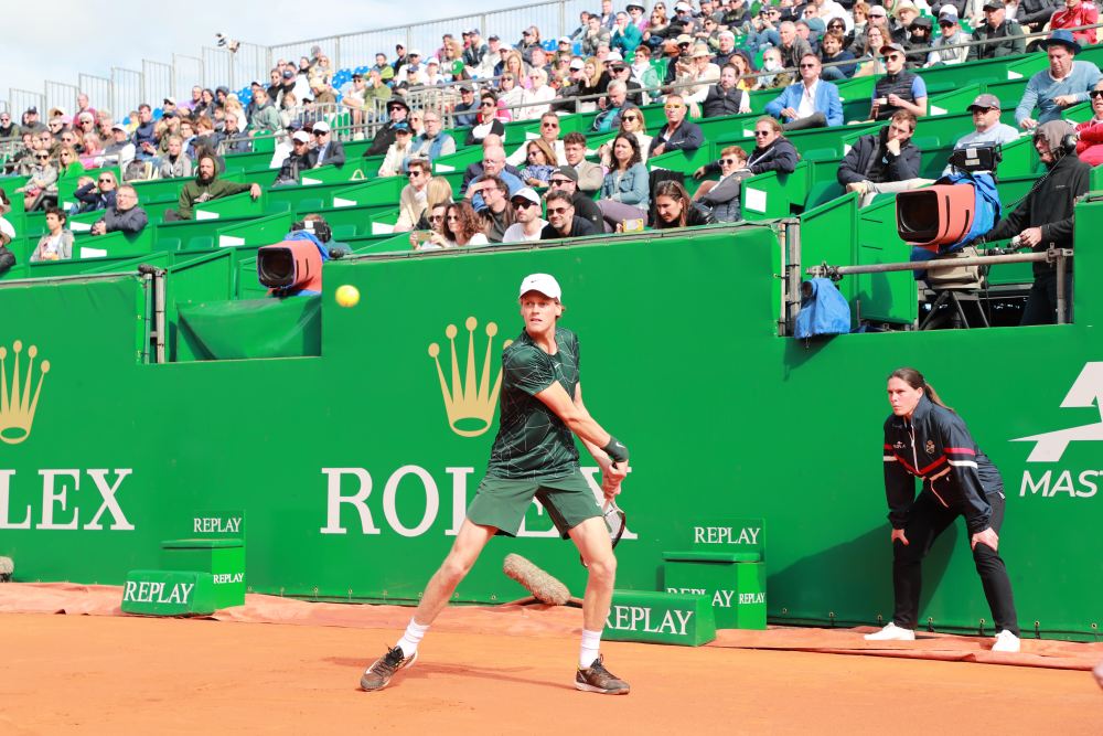 Masters 1000 Madrid, Sinner fa 100 in carriera nel circuito maggiore e completa la festa azzurra: battuto De Minaur