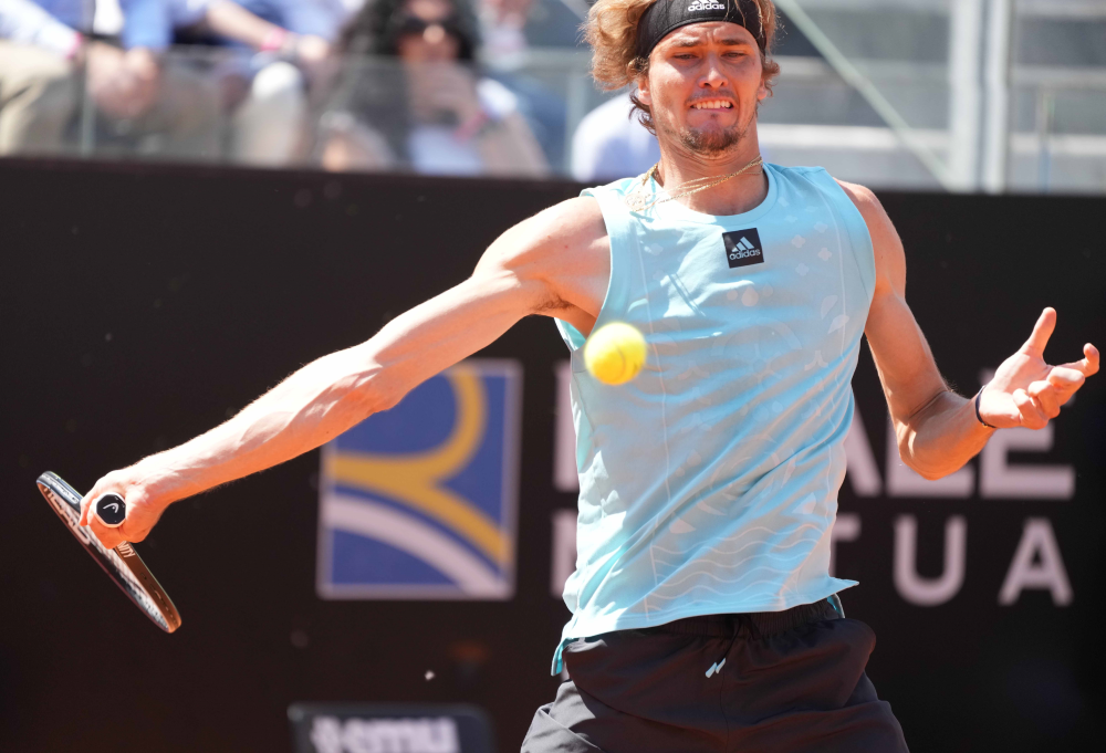 Internazionali BNL d’Italia, Zverev soffre ma vince in due set con Baez