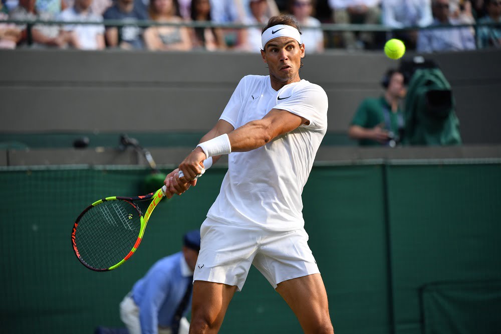 Rafael Nadal si allena sull’erba di Maiorca: Wimbledon non è utopia