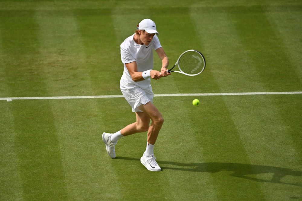 Wimbledon, Sinner sfata il tabù: batte Wawrinka e vola al secondo turno