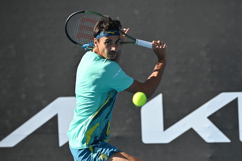 ATP Eastbourne, Lorenzo Sonego annulla tre match point e accede al secondo turno