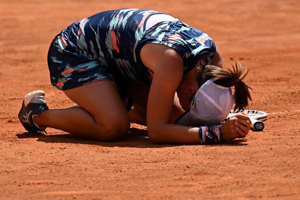 Roland Garros, Swiatek spaziale: surclassa Gauff e conquista il secondo titolo Slam in carriera