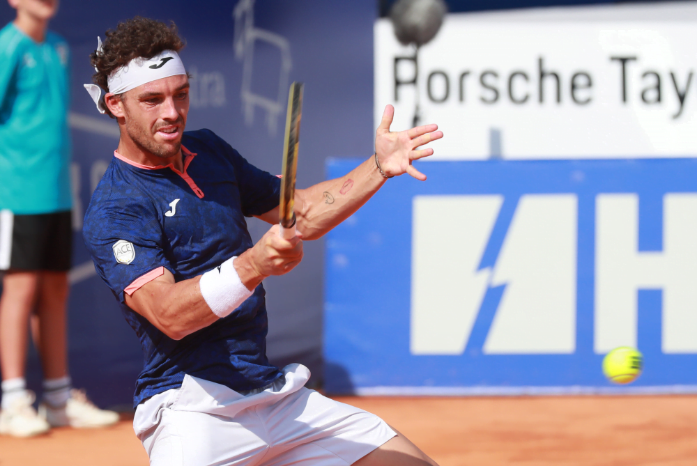 ATP 250 Umago, Cecchinato vince il derby e vola ai quarti: Musetti si ferma dopo sei successi consecutivi