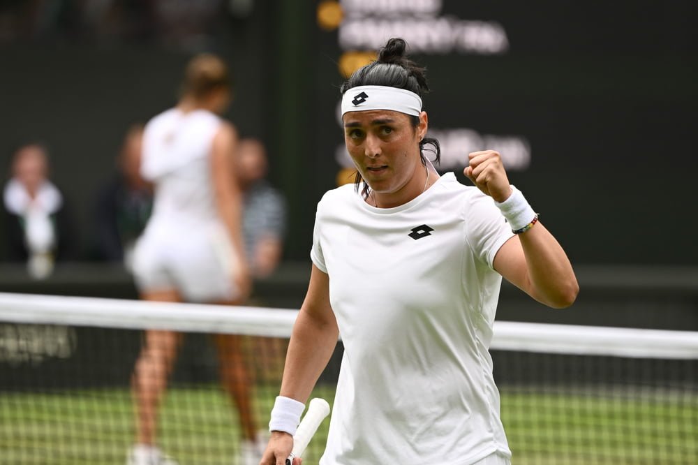 Wimbledon, Jabeur batte l’amica Maria e conquista la finale: sarà la prima africana in un ultimo atto Slam