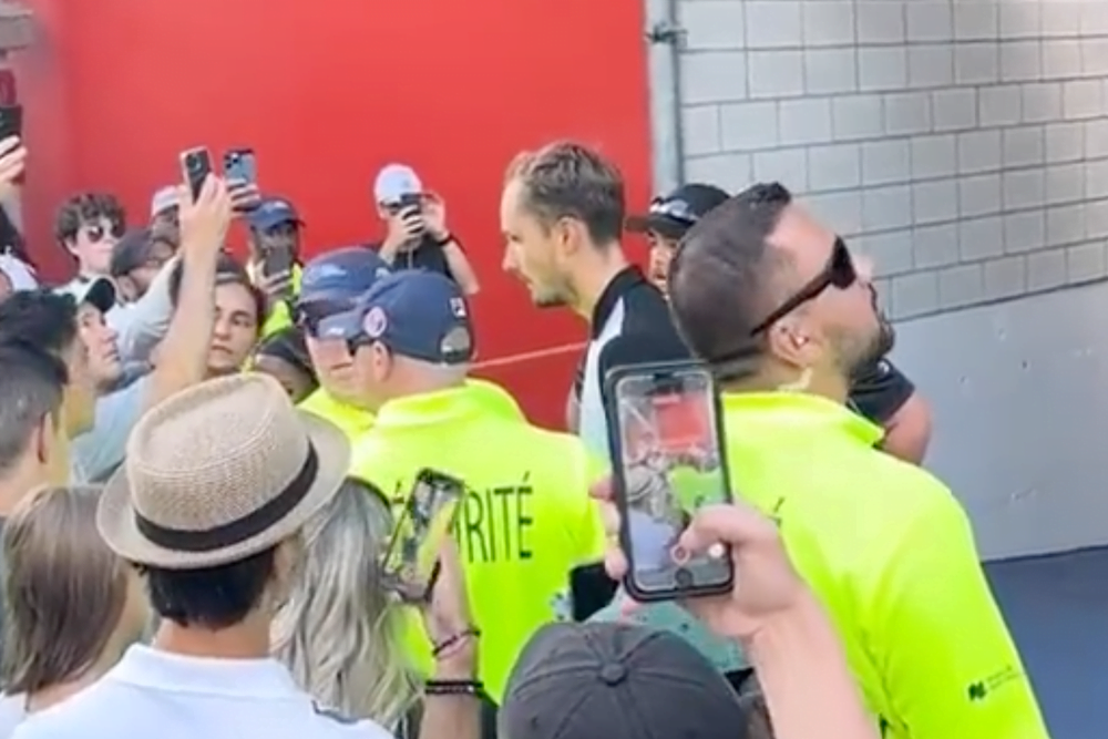 Daniil Medvedev risponde a chi gli dà del perdente: “Cos’hai detto?” (VIDEO)