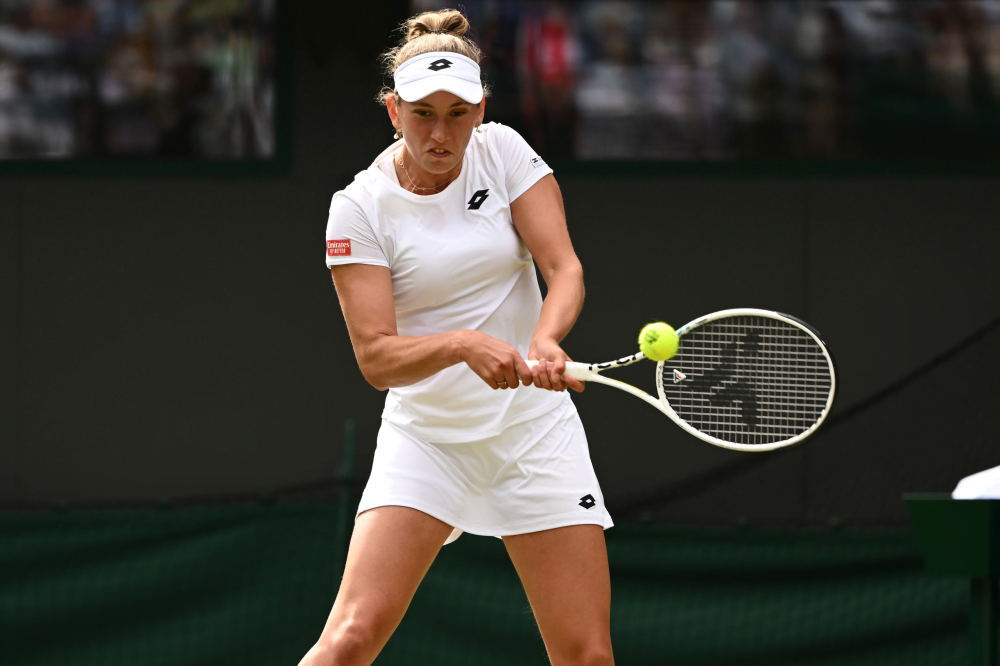 Da Forth Worth a Glasgow, viaggiando di notte: Elise Mertens costretta a saltare la prima sfida del Belgio in BJK Cup