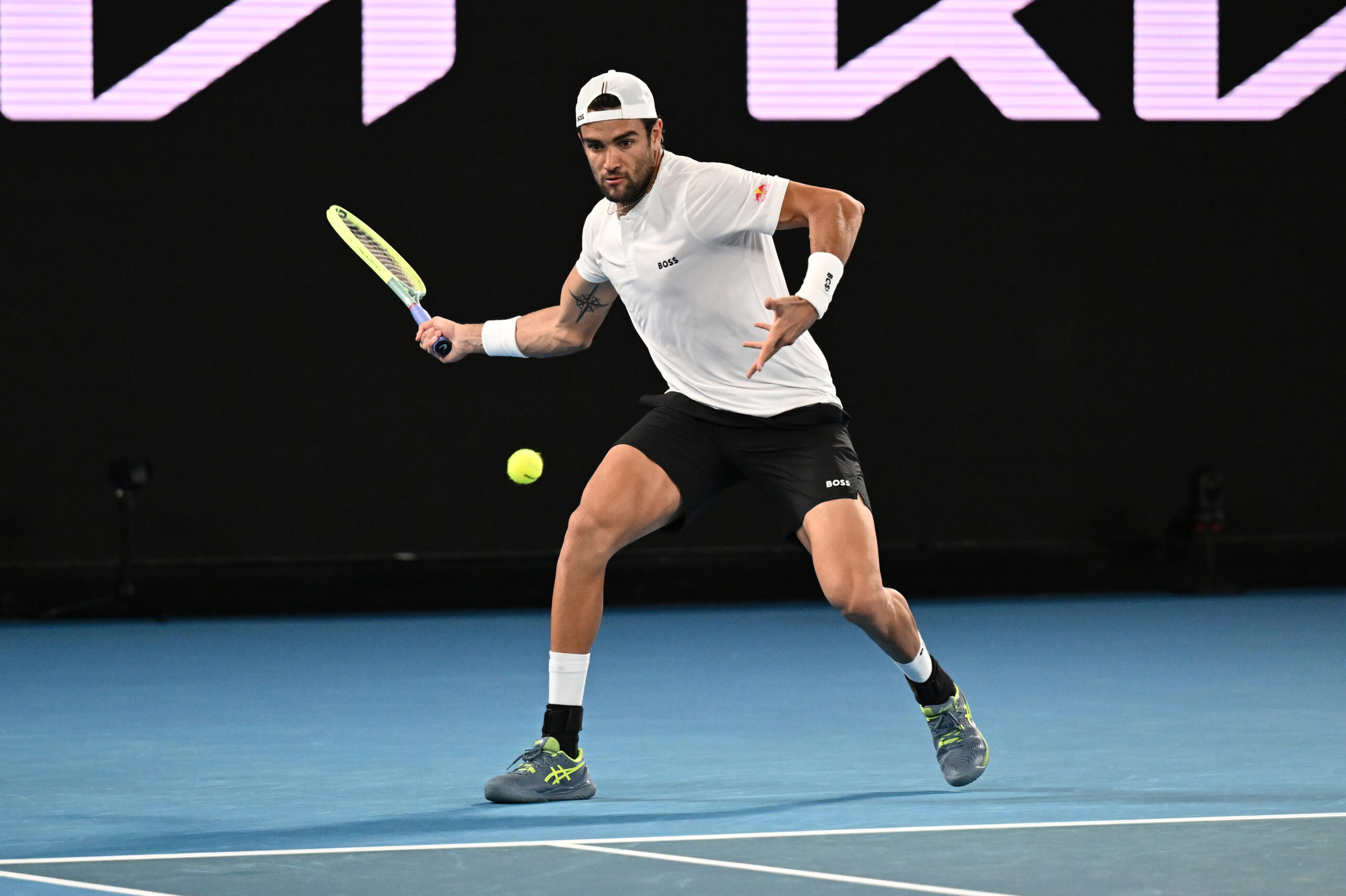 Eliminato dagli Australian Open, Berrettini è con Melissa Satta a vedere l’Olimpia Milano