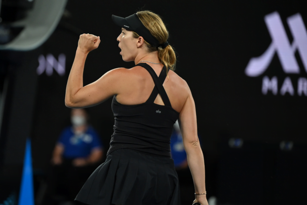 Australian Open, Collins dimentica le regole del super tie-break: esulta sul 7-3… ma si arriva a 10 (VIDEO)