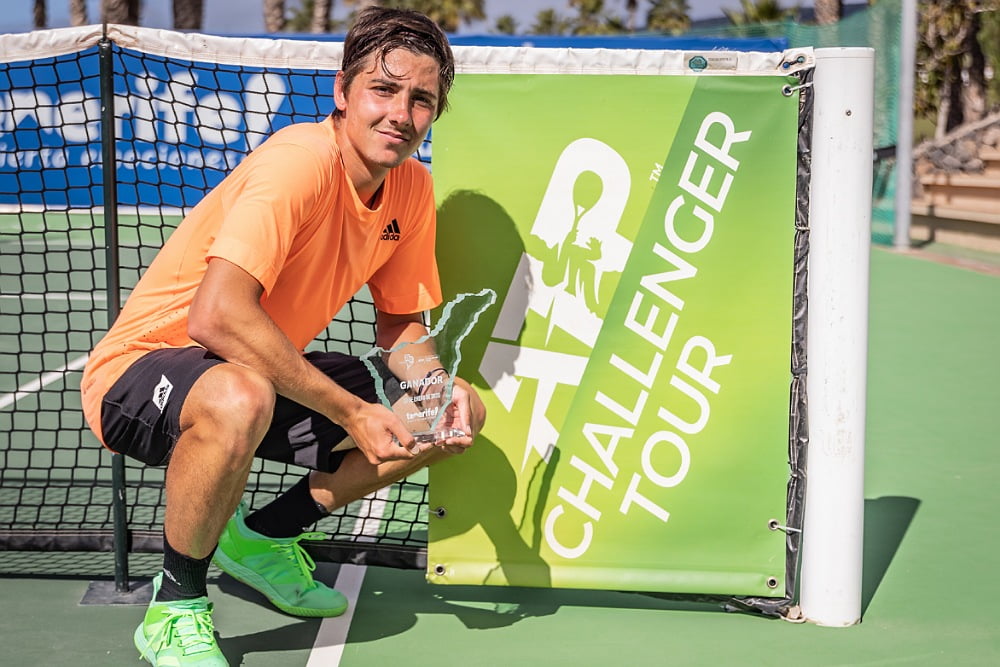 Challenger Tenerife, Shevchenko si impone nella finale con Ofner: “Alzare un trofeo ad inizio stagione è speciale”