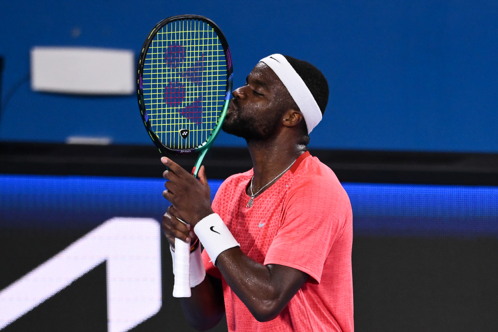 United Cup, USA avanti 2-0 sulla Polonia al termine dei primi due singolari: Swiatek delude, Tiafoe fa il suo