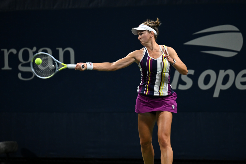 WTA 1000 Dubai, Krejcikova interrompe il dominio di Swiatek: la ceca passa in due set e conquista il titolo