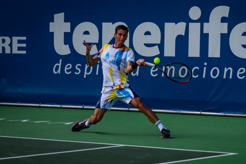 Challenger Tenerife 3, Gigante rimonta nel derby con Passaro e conquista i quarti di finale