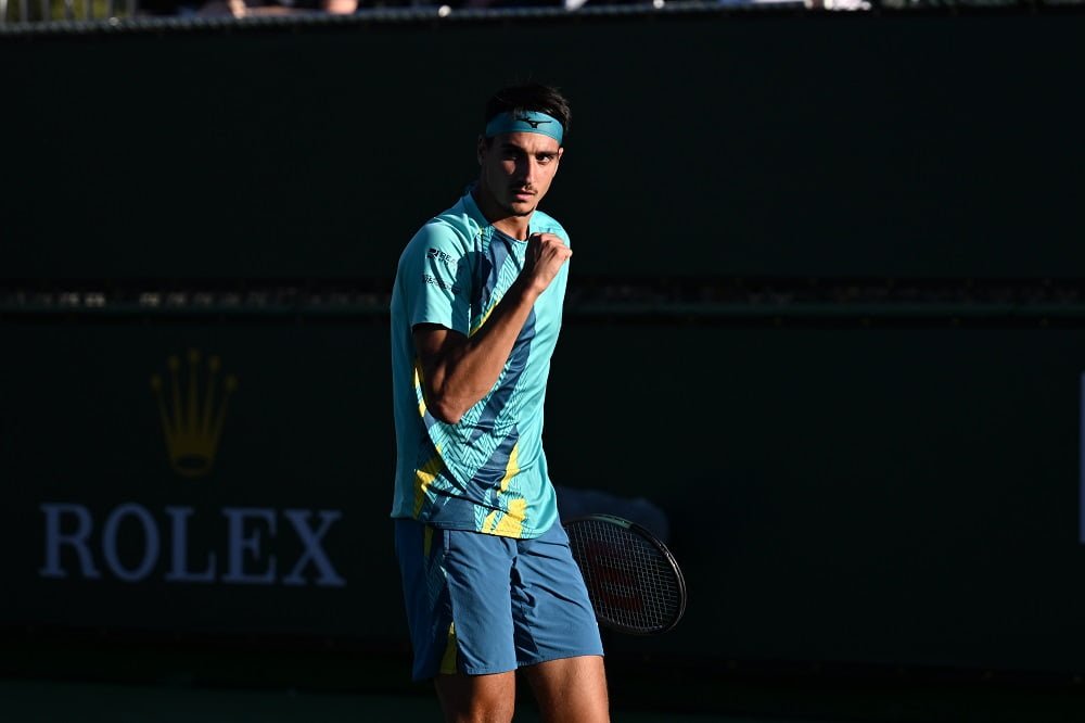 Masters 1000 Miami, bella vittoria per Sonego: supera Evans in rimonta e vola al terzo turno