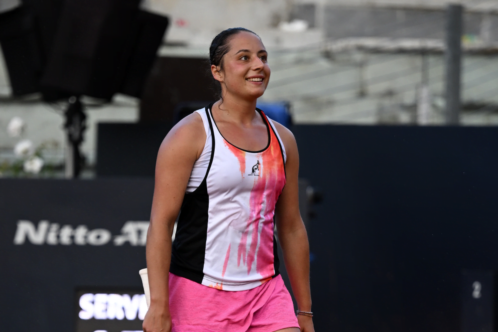 Roland Garros, strepitosa Cocciaretto: battuta Kvitova all’esordio. Cobolli si arrende ad Alcaraz, male Cecchinato