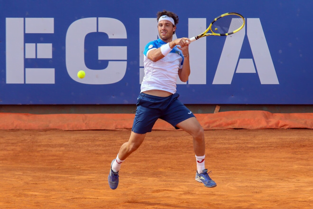 Challenger 175 Cagliari, il tabellone principale: Cecchinato sfida Passaro all’esordio, presenti Cobolli e Vavassori