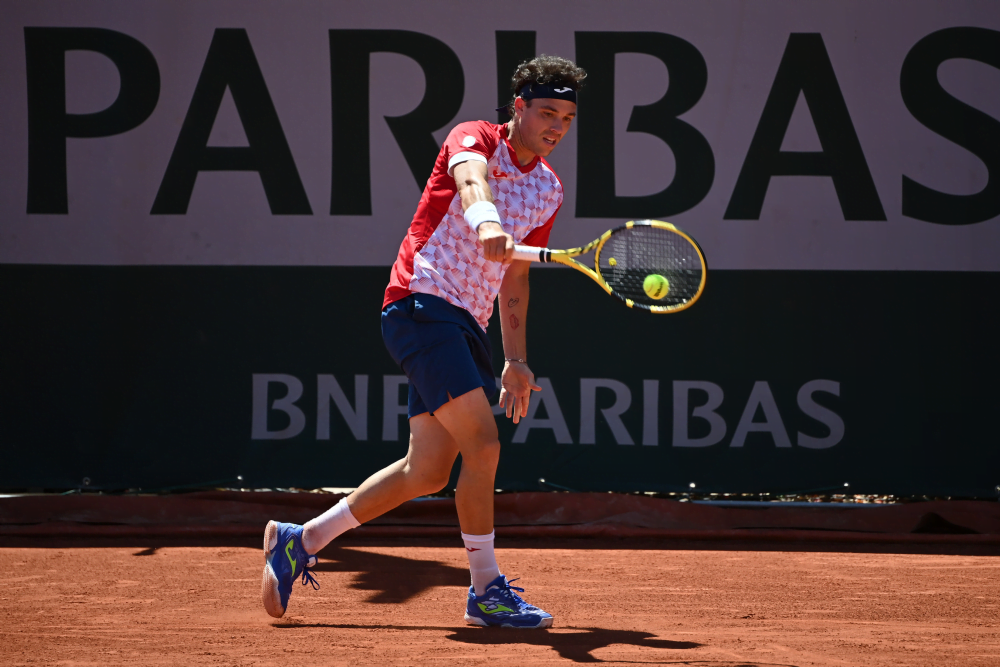 ATP 250 Ginevra: Yibing Wu sorprende Cecchinato, fuori all’esordio Travaglia