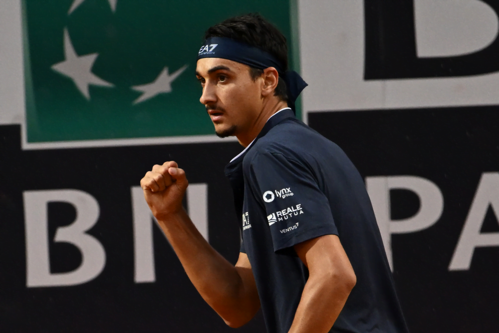 Roland Garros, Sonego c’è: battuto Humbert, sarà ancora terzo turno a Parigi