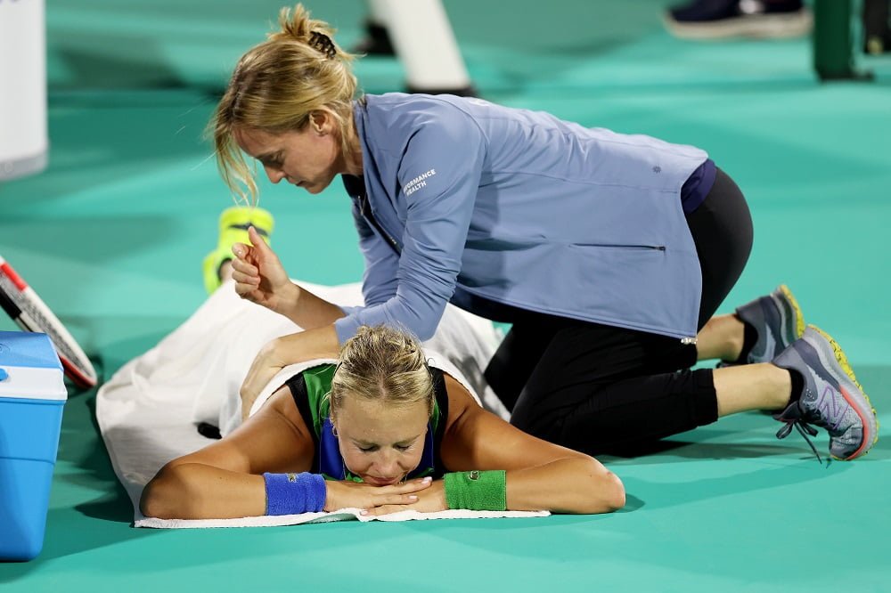 La schiena non dà tregua: Anett Kontaveit annuncia il ritiro a soli 27 anni