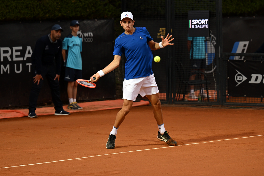 ATP 250 Bastad, Arnaldi vince e guadagna la sfida con Musetti. Fuori Cecchinato, prima vittoria nel circuito maggiore per Leo Borg