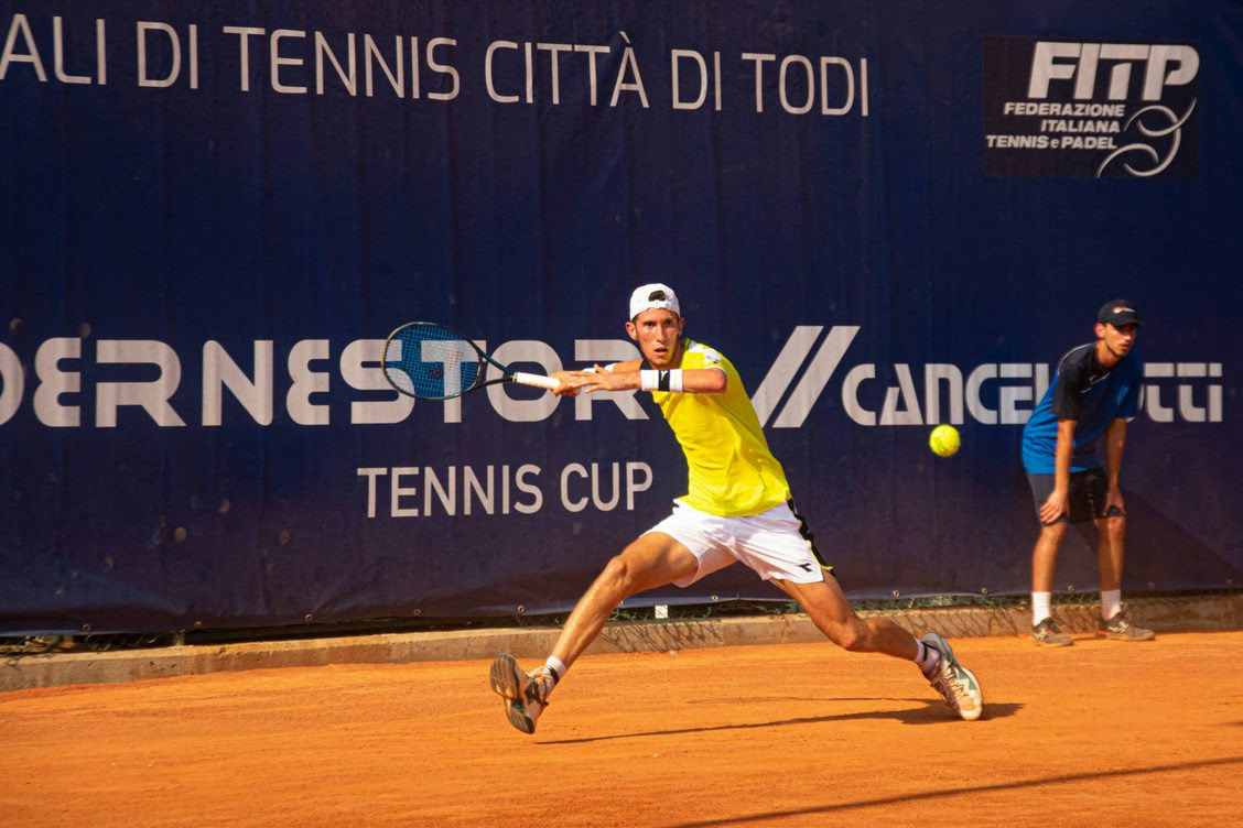 Challenger Todi, Maestrelli vola ai quarti di finale e guadagna la sfida con Debru. Fuori Dalla Valle e Piros