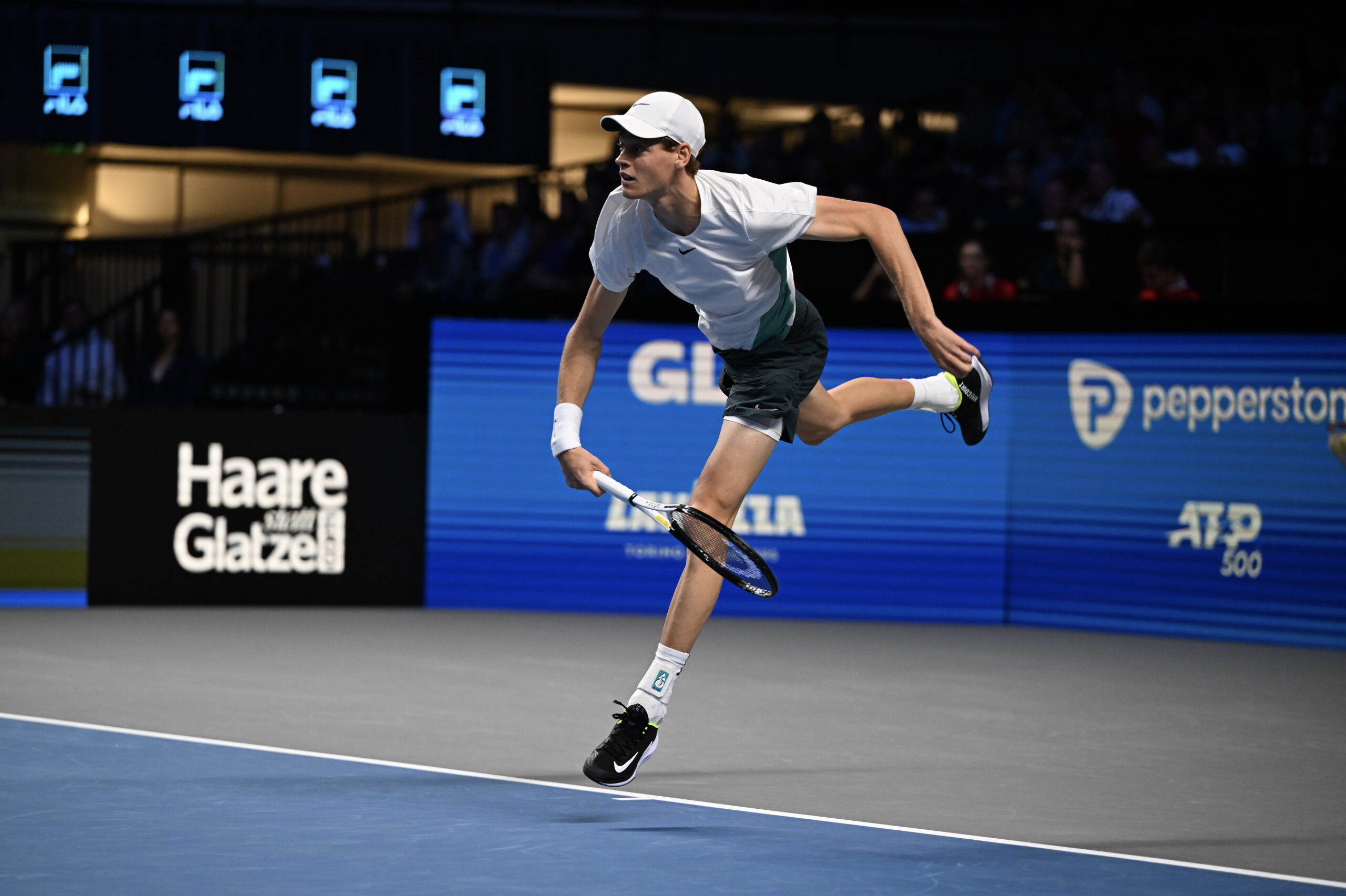 Sinner supera Rublev e approda alla sesta finale di stagione