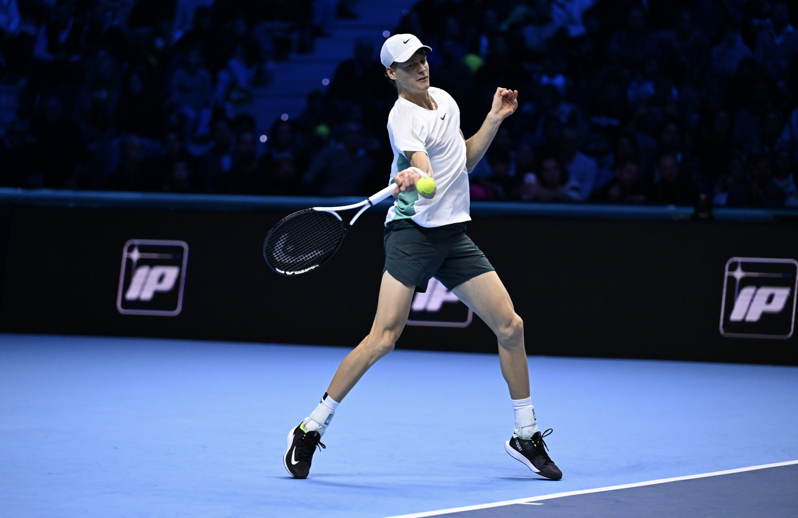 Jannik Sinner sfida Daniil Medvedev: l’analisi della semifinale