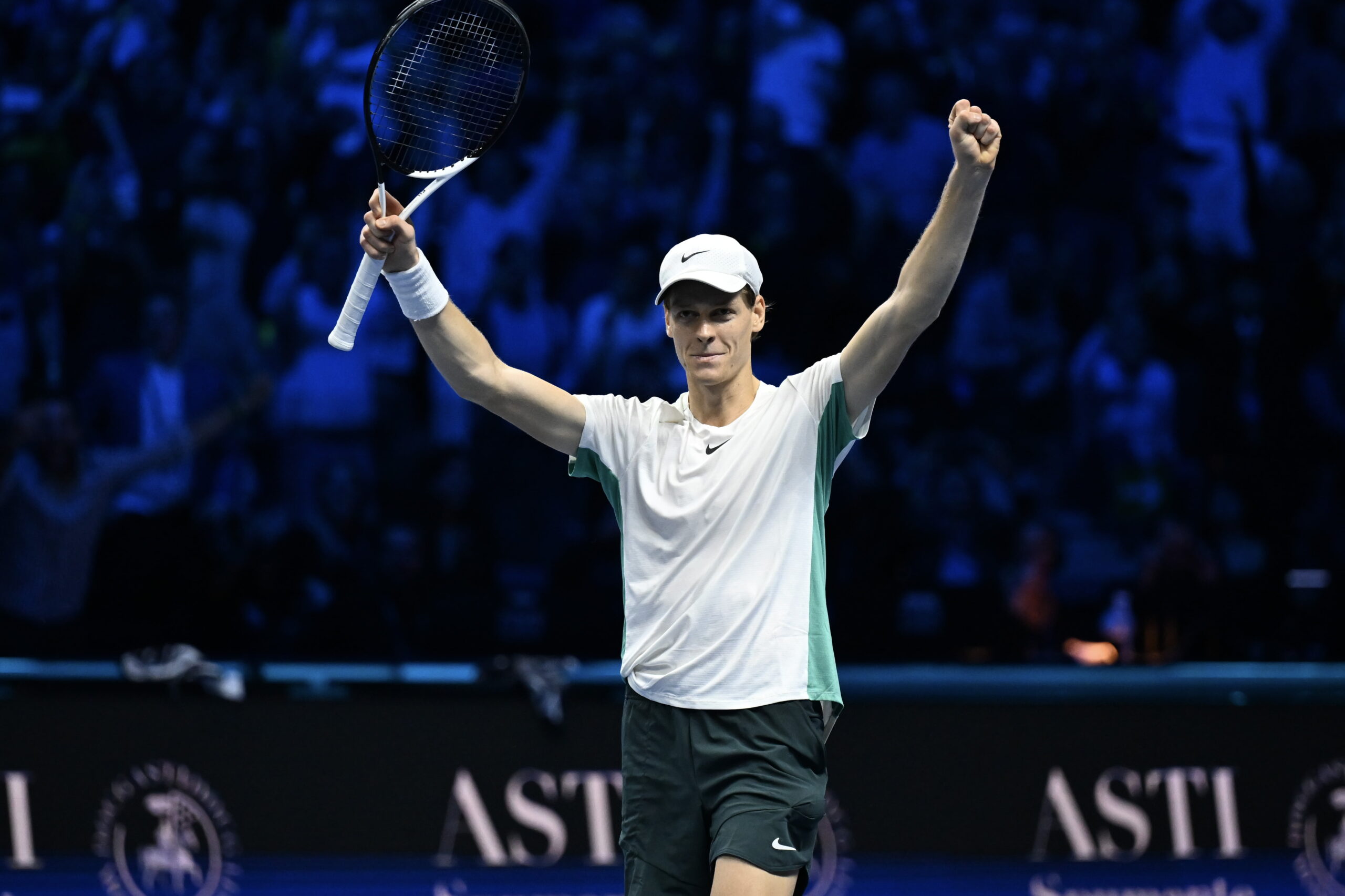 Jannik Sinner dopo la vittoria con Djokovic: “Ora so che posso batterlo”