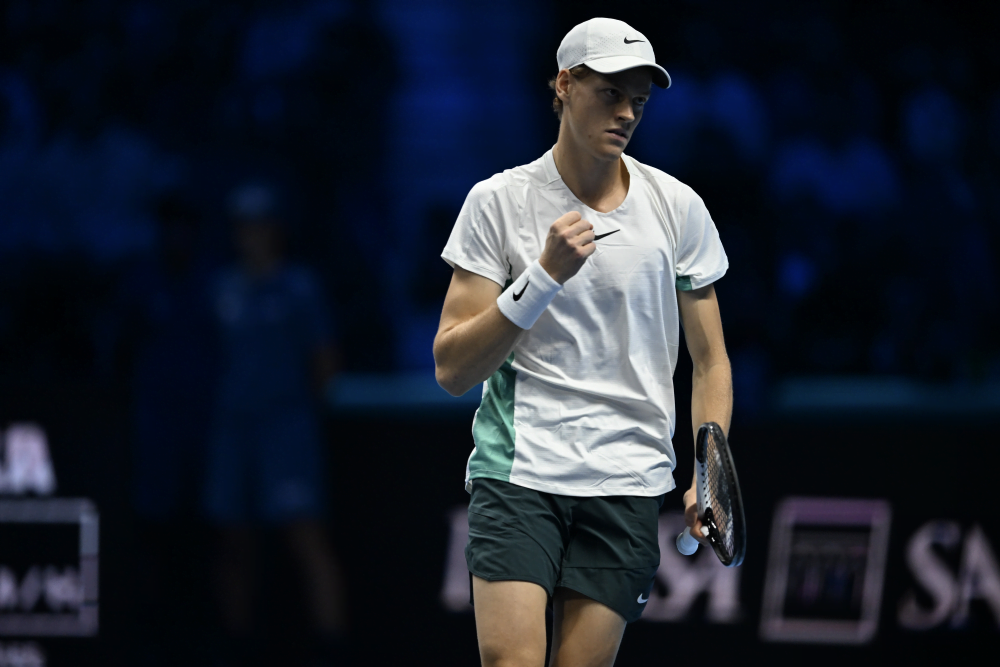 Nitto ATP Finals, Sinner inizia con una vittoria: battuto Tsitsipas