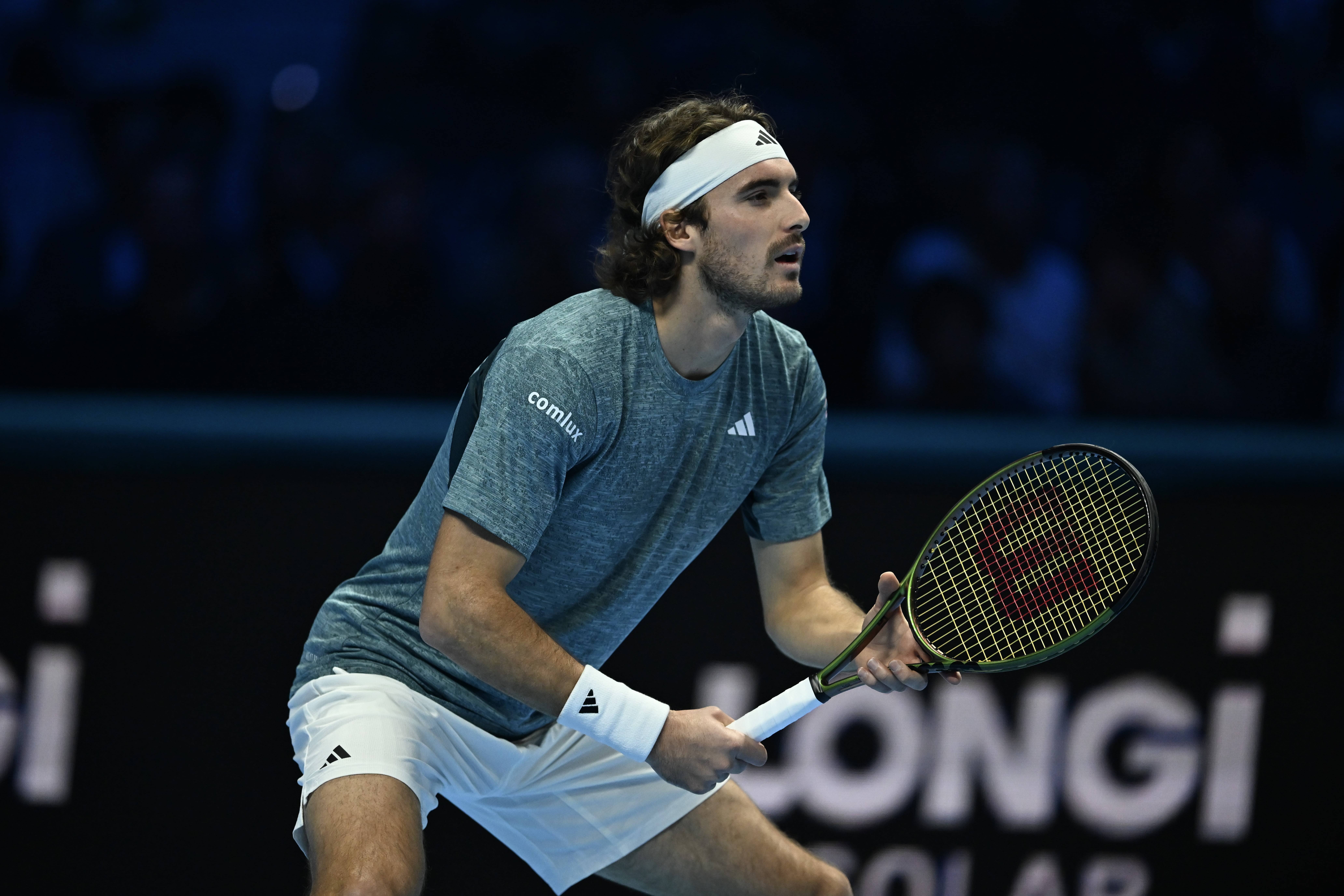 Stefanos Tsitsipas non carbura: ancora problemi fisici