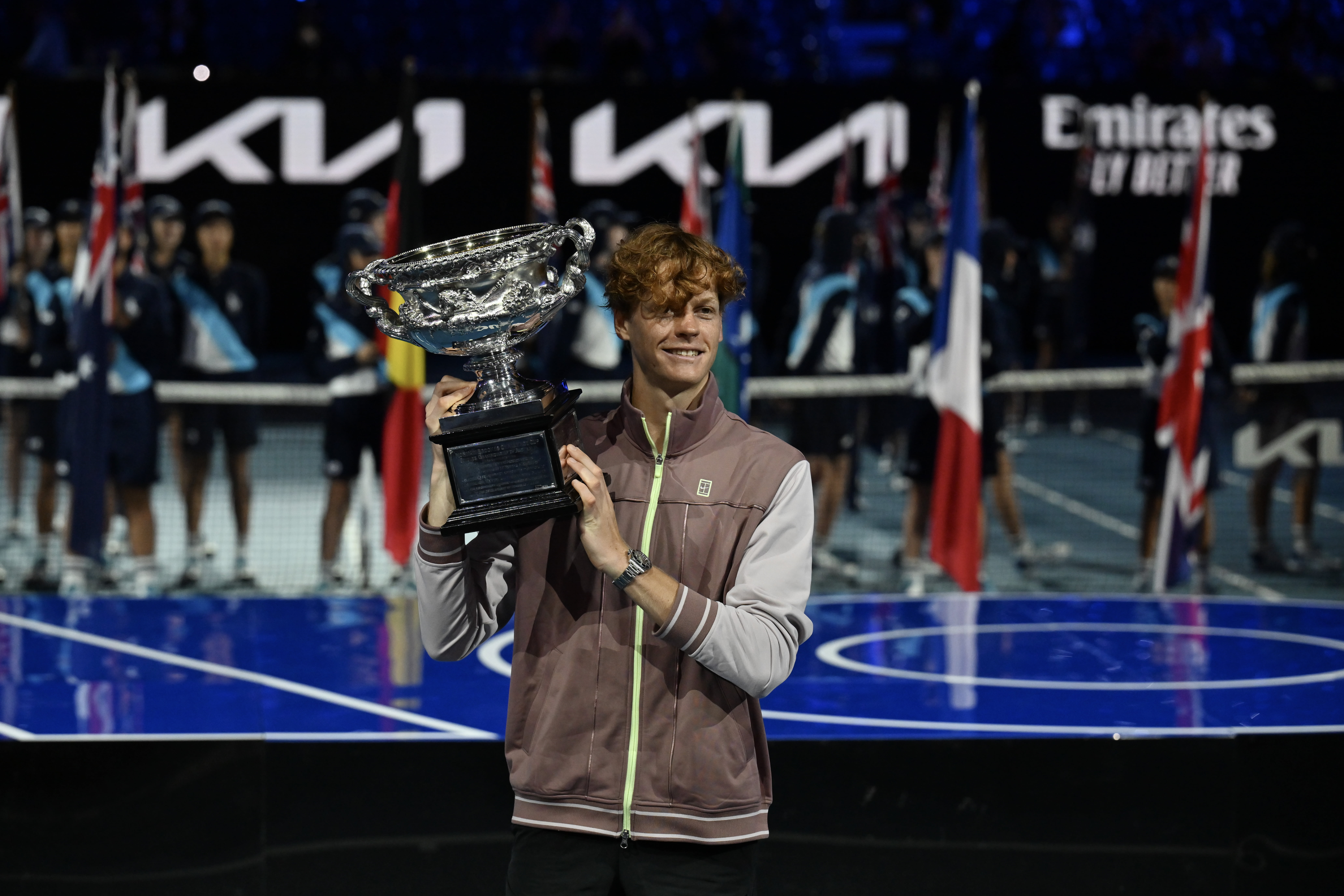 “Il ragazzo d’oro”, “Dell’altro mondo”, “L’apoteosi”: la stampa italiana ed estera celebra Jannik Sinner