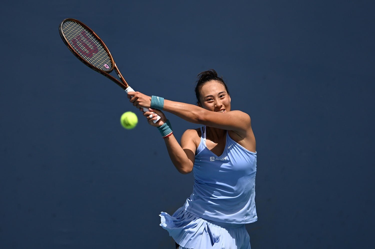 Qinwen Zheng conquista la semifinale: sconfitta in rimonta Kalinskaya