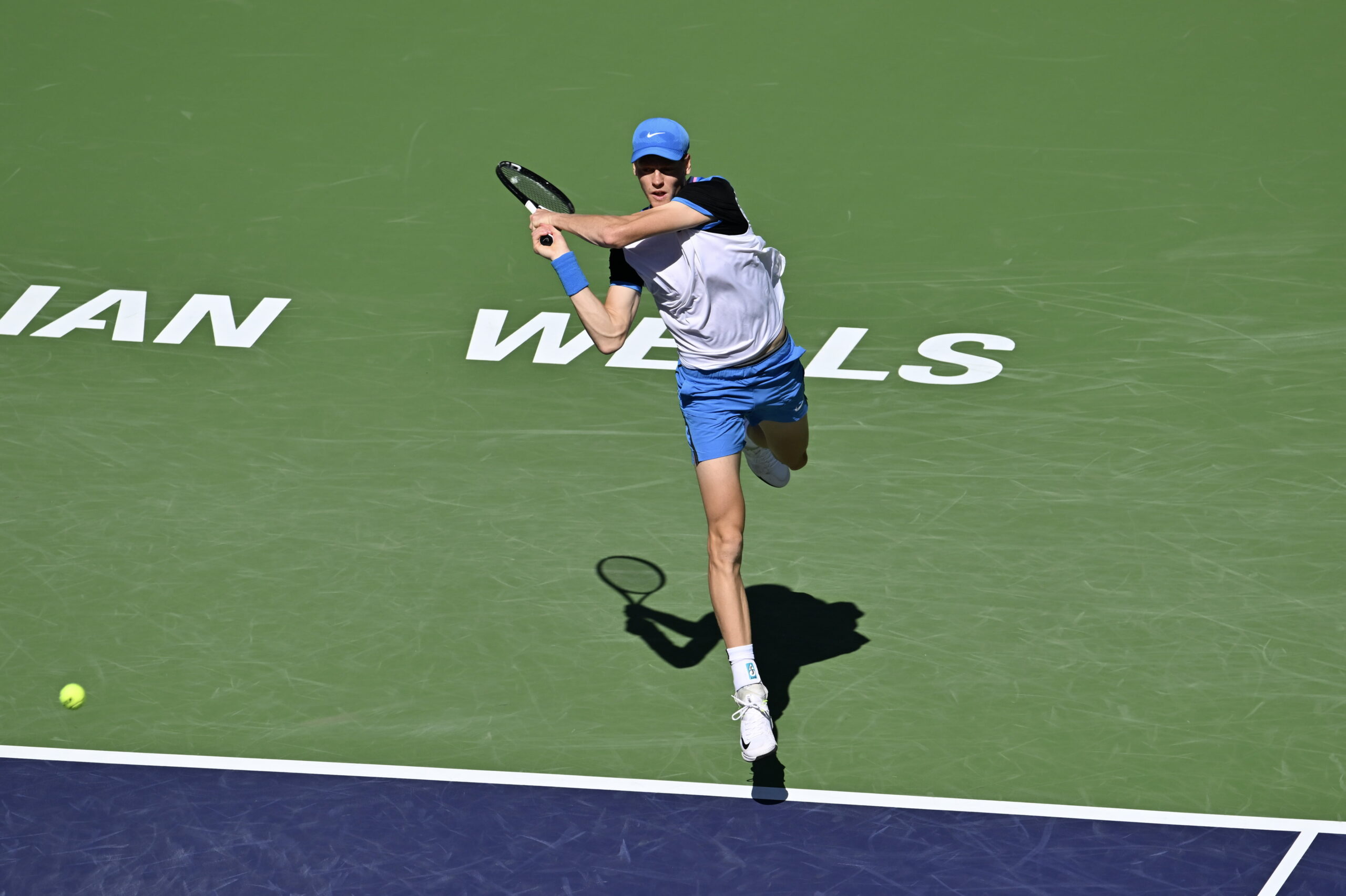 Jannik Sinner vince e avanza nel torneo: sconfitto Struff in due set