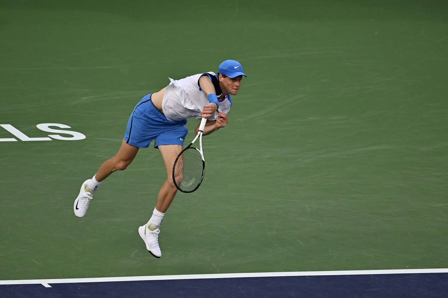 La risposta di Sinner centra Giacomo Naldi, colpito nelle zone nobili (VIDEO)