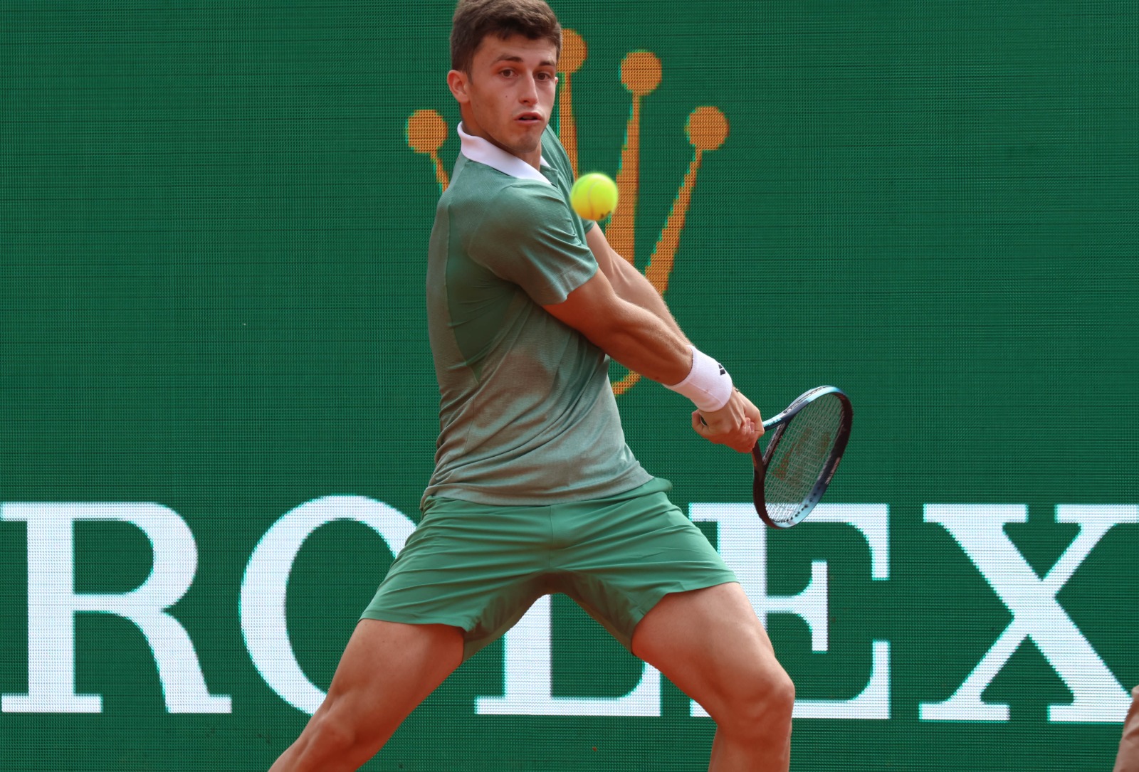 Auger-Aliassime dominante: Nardi si ferma al primo turno a Montecarlo