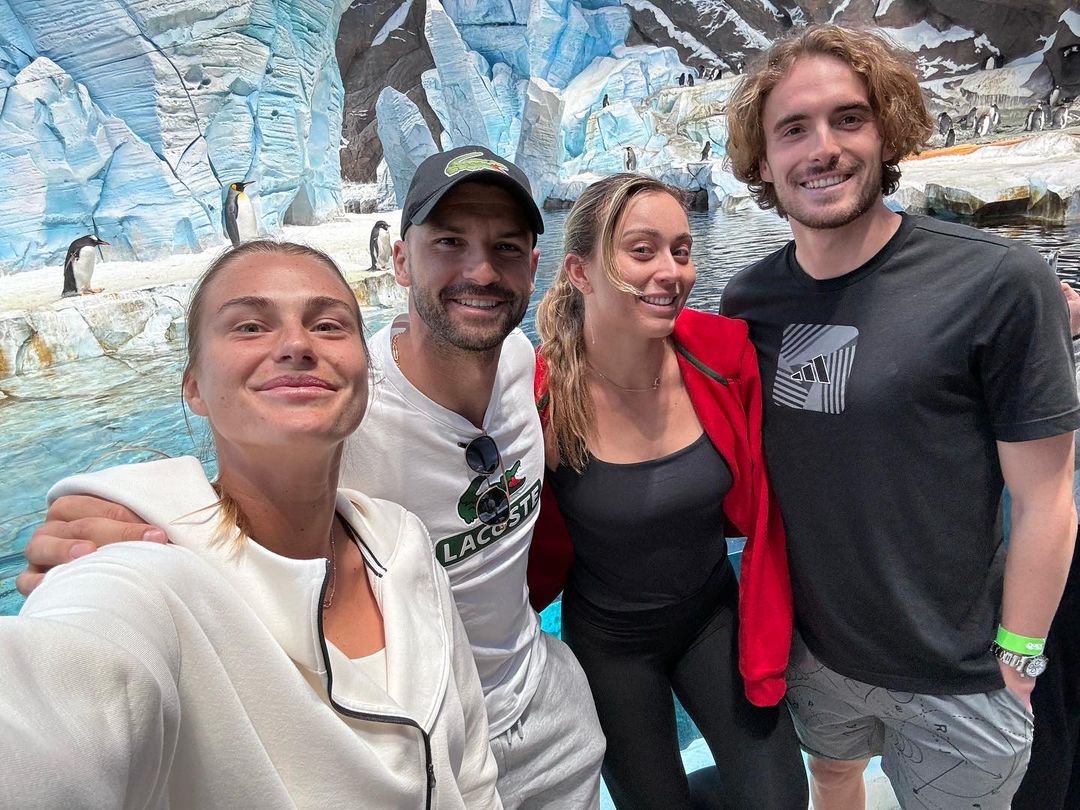 Badosa si ritira per infortunio a Stoccarda, l’abbraccio commovente con Sabalenka (VIDEO)