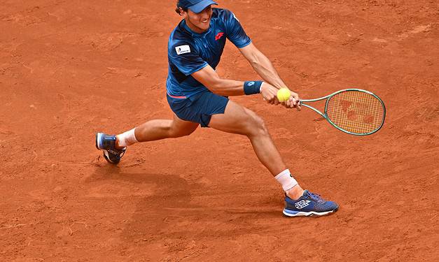 ATP Monaco: Luciano Darderi parte male, ma rimonta Kecmanovic e vola ai quarti