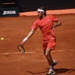 Tsitsipas dà segni di vita: “Ho ritrovato l’amore per il tennis. Jodar è diverso da Alcaraz”