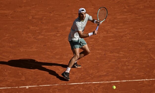 Roland Garros, Lorenzo Musetti supera Monfils e stacca il pass per il terzo turno