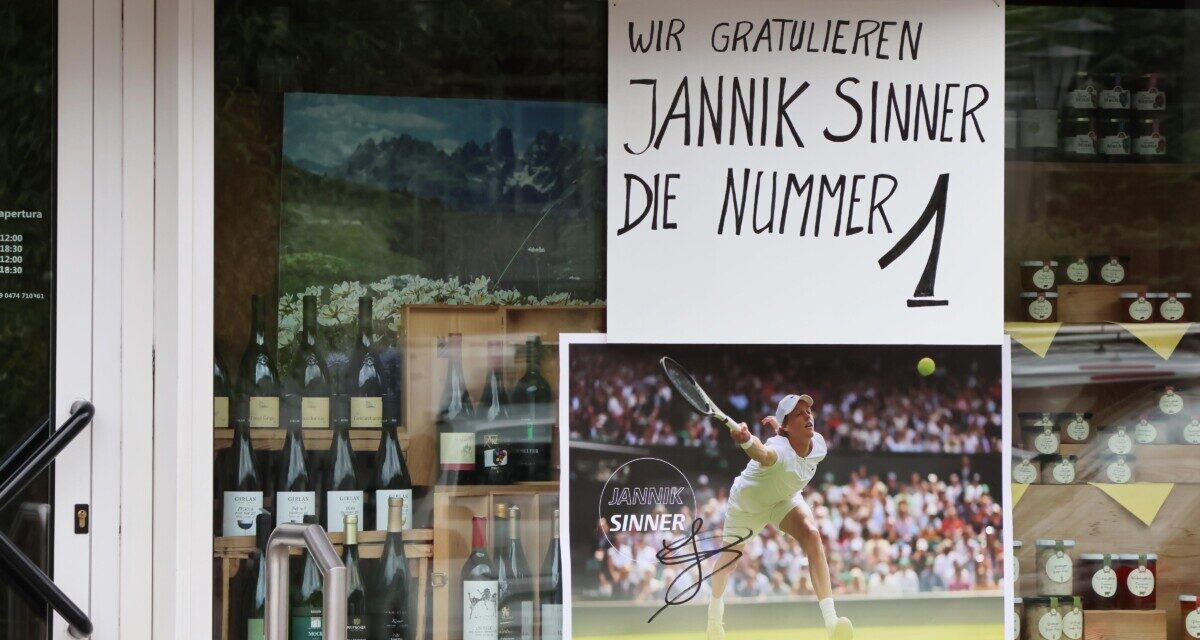 Sesto celebra il suo numero uno: le immagini più belle della festa per Sinner