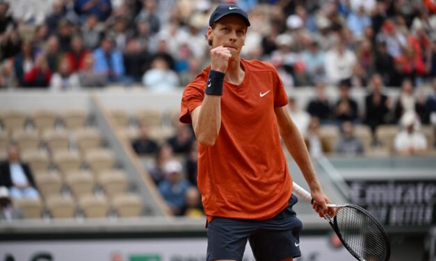 Sinner batte Dimitrov, festeggia il numero 1 ed è in semifinale a Parigi