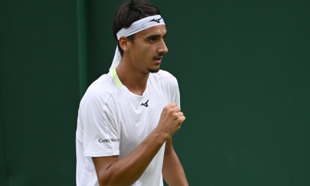 Lorenzo Sonego supera in tre set Navone e conquista il secondo turno a Wimbledon
