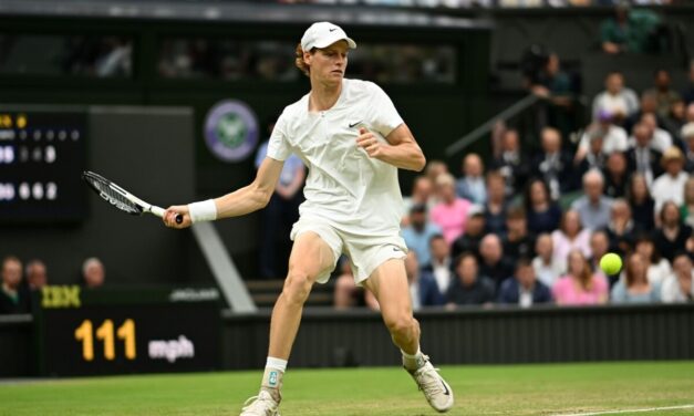 Wimbledon, finisce ai quarti di finale la corsa di Sinner: passa Medvedev al quinto set