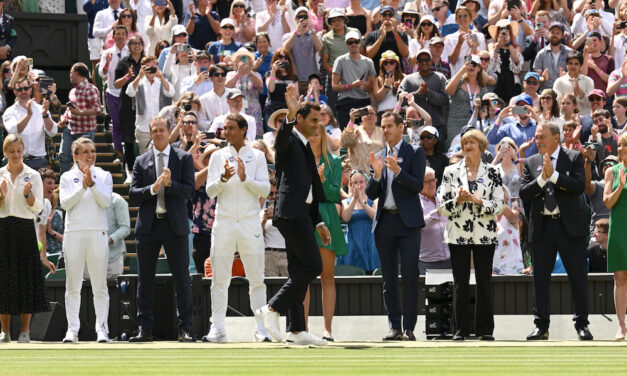 La cerimonia degli addii (mancati)