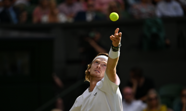 Wimbledon, un’altra sconfitta pesante per Rublev: il russo perde la testa