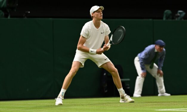 Sinner al numero 1 anche ad agosto: sorpassi a Ferrero, Newcombe e Safin