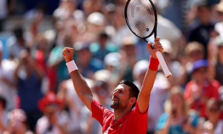 Olimpiadi, Djokovic nella storia: trionfa nella finale con Alcaraz e completa il Career Golden Slam