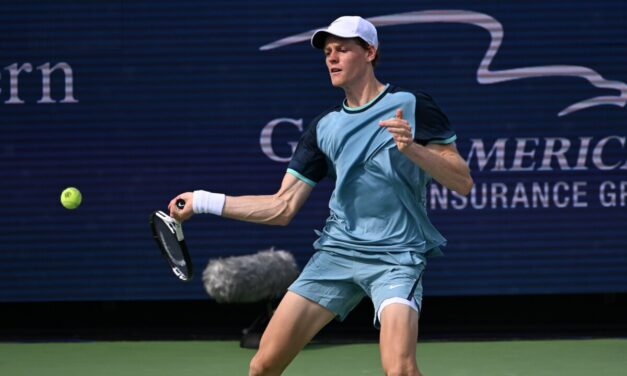 Jannik Sinner conquista la finale a Cincinnati: superato Zverev al tie-break del terzo