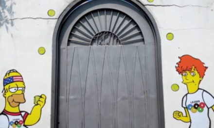 Nuovo murale di Sinner a Milano in versione Simpson