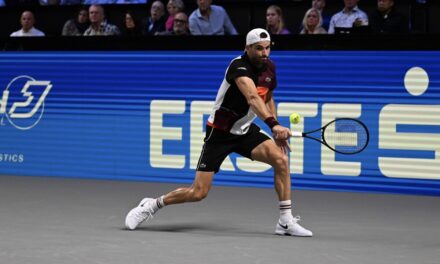 Tsitsipas, Dimitrov e altri alle prese con il rovescio a due mani, e non solo